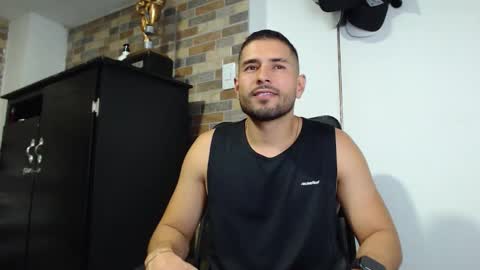 Snapshot of walter_brownn01 chatting on 12.23.25 WALTER BROWN online show from 12.23.25