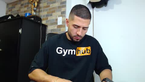 Snapshot of walter_brownn01 chatting on 01.06.26 WALTER BROWN online show from 01.06.26