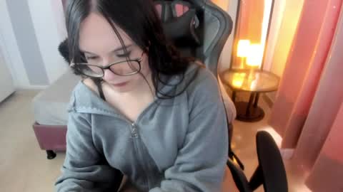 Alexandra online show from 04.28.26