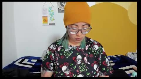 Waningrose  Lu online show from 11.17.25