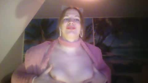 Emilia inst  online show from 01.01.25