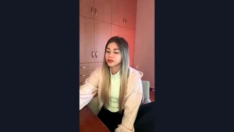 Snapshot of wansiering chatting on 03.29.26 Elena online show from 03.29.26