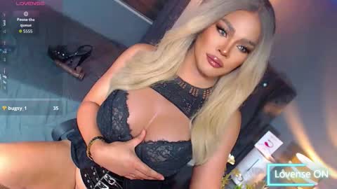 Snapshot of wanted_goodslut chatting on 03.12.26 Miss Anna online show from 03.12.26