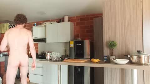 Snapshot of warrenkener chatting on 10.09.25 Warren Kener online show from 10.09.25