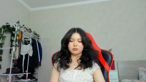 Snapshot of wastforu chatting on 02.19.25 wastforu online show from 02.19.25