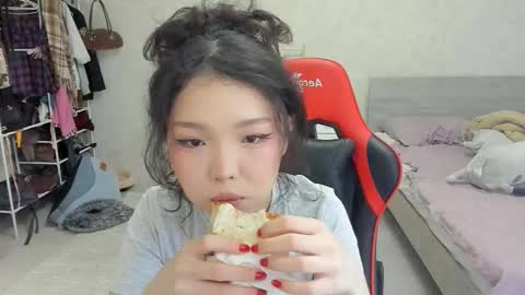 Snapshot of wastforu chatting on 11.20.25 wastforu online show from 11.20.25