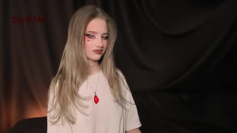 Snapshot of waterfallwoods chatting on 03.18.26 waterfallwoods online show from 03.18.26