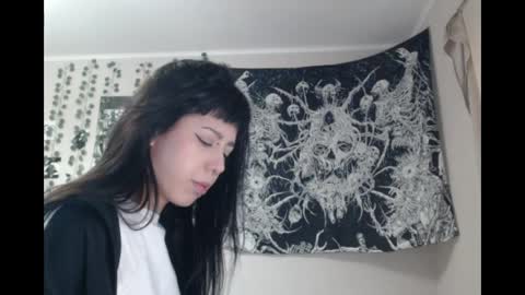 Mina online show from 04.29.26