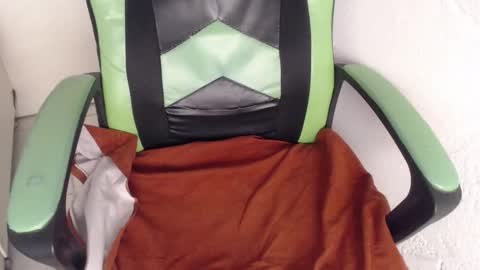 Trixie 3 online show from 10.17.25