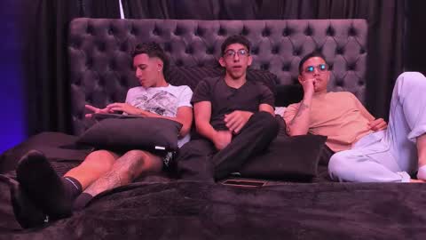 Jhonny Dick  his neighbors. online show from 02.03.26