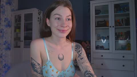 Snapshot of weed_princesss chatting on 02.01.25  moon  online show from 02.01.25