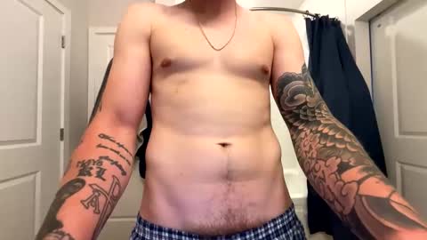 Snapshot of weeklymarz97 chatting on 10.26.25 weeklymarz97 online show from 10.26.25