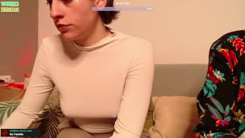 Snapshot of weird_inside chatting on 01.01.25 Alyssa and James online show from 01.01.25