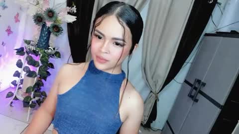 Snapshot of wellcumbabyxx chatting on 05.08.26 Hi Im LOVIE Please dont forget to follow and thumbs up me online show from 05.08.26