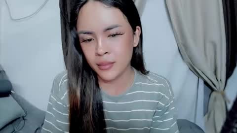 Snapshot of wellcumbabyxx chatting on 05.23.26 Hi Im LOVIE Please dont forget to follow and thumbs up me online show from 05.23.26