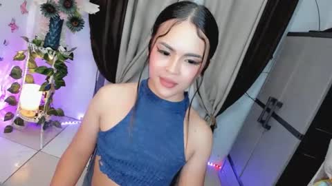 Snapshot of wellcumbabyxx chatting on 05.25.26 Hi Im LOVIE Please dont forget to follow and thumbs up me online show from 05.25.26