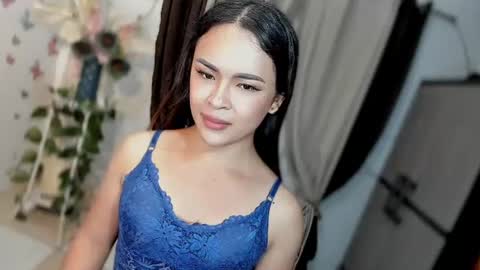 Snapshot of wellcumbabyxx chatting on 06.05.26 Hi Im LOVIE Please dont forget to follow and thumbs up me online show from 06.05.26