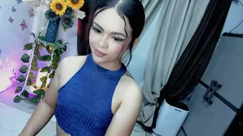 Snapshot of wellcumbabyxx chatting on 08.09.26 Hi Im LOVIE Please dont forget to follow and thumbs up me online show from 08.09.26