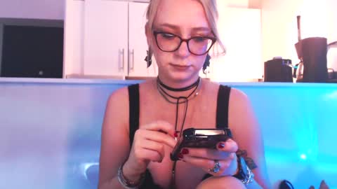 Snapshot of welliza chatting on 05.20.26 Liza online show from 05.20.26