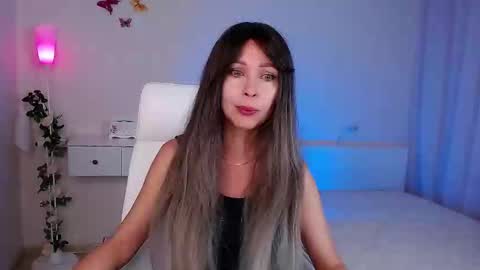 Wendi Foster online show from 09.23.25