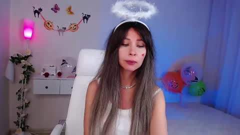 Wendi Foster online show from 10.29.25