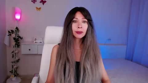 Wendi Foster online show from 11.20.25