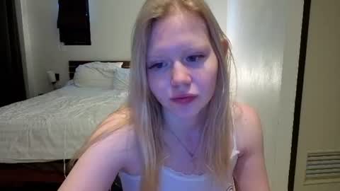Snapshot of wendy_228 chatting on 06.19.26 Wendy online show from 06.19.26