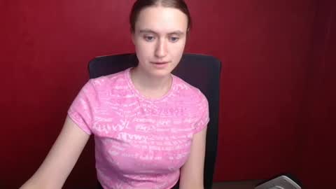 Snapshot of wendy_say_ chatting on 12.12.24 Wendy online show from 12.12.24