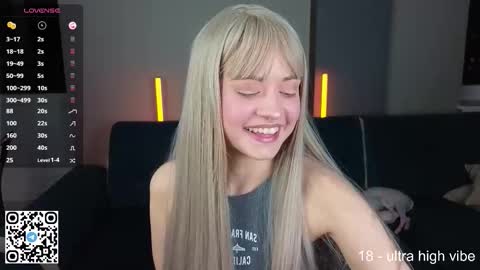 Snapshot of wendylovelylovew chatting on 10.04.25 Wendy online show from 10.04.25