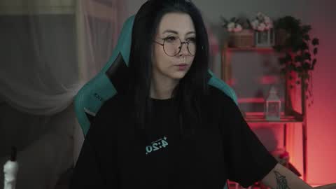 Snapshot of wesleegray chatting on 11.11.25 little girl who is always rightLisa online show from 11.11.25