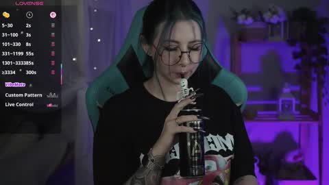 Snapshot of wesleegray chatting on 11.12.25 little girl who is always rightLisa online show from 11.12.25