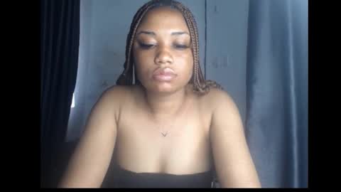 Snapshot of wet_juicypussy chatting on 12.10.24 queen online show from 12.10.24