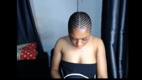 Snapshot of wet_juicypussy chatting on 12.23.24 queen online show from 12.23.24