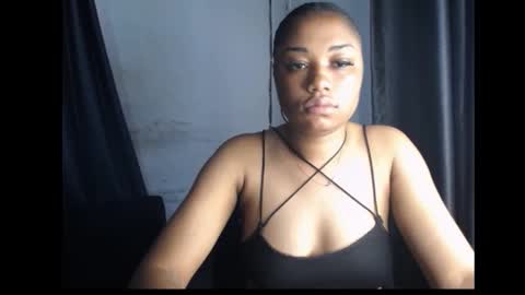 Snapshot of wet_juicypussy chatting on 12.25.24 queen online show from 12.25.24