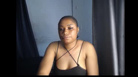 Snapshot of wet_juicypussy chatting on 12.27.24 queen online show from 12.27.24