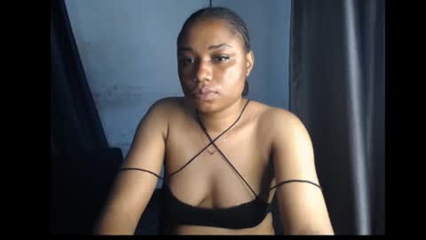Snapshot of wet_juicypussy chatting on 12.28.24 queen online show from 12.28.24