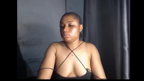 Snapshot of wet_juicypussy chatting on 12.28.24 queen online show from 12.28.24