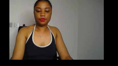Snapshot of wet_juicypussy chatting on 01.12.25 queen online show from 01.12.25