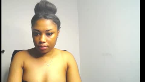 Snapshot of wet_juicypussy chatting on 01.17.25 queen online show from 01.17.25