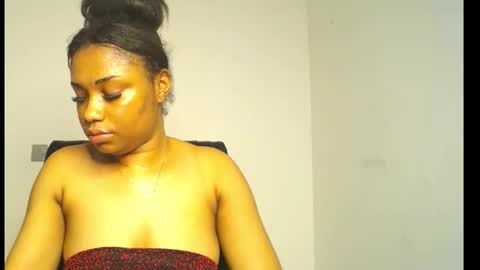 Snapshot of wet_juicypussy chatting on 01.17.25 queen online show from 01.17.25