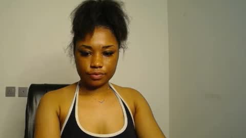 Snapshot of wet_juicypussy chatting on 01.21.25 queen online show from 01.21.25