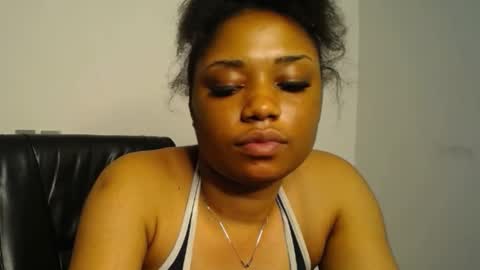 Snapshot of wet_juicypussy chatting on 01.21.25 queen online show from 01.21.25