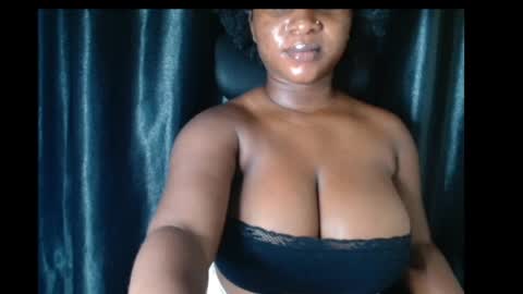 Snapshot of wet_xxpussy55 chatting on 06.17.26 Sonia online show from 06.17.26