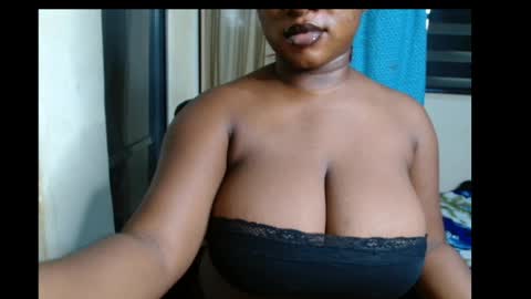 Snapshot of wet_xxpussy55 chatting on 07.08.26 Sonia online show from 07.08.26