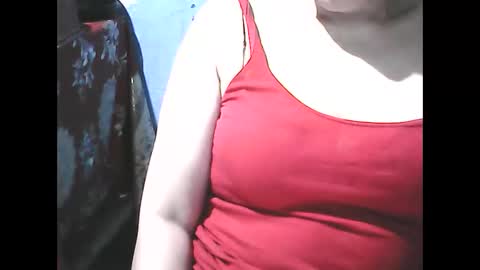 Snapshot of wethornypussy4u chatting on 10.31.25 wethornypussy4u online show from 10.31.25