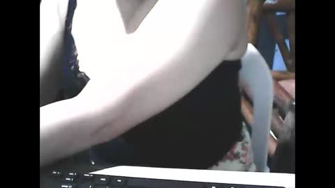 Snapshot of wethornypussy4u chatting on 12.22.25 wethornypussy4u online show from 12.22.25