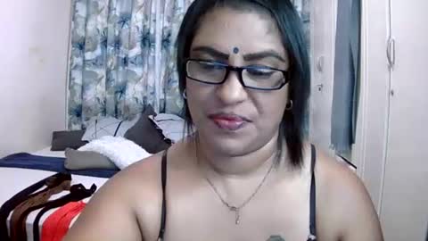 Snapshot of wetindian1971 chatting on 03.25.26 kavita online show from 03.25.26