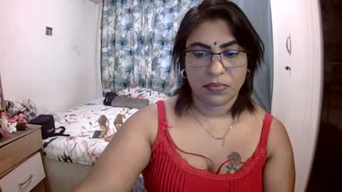 Snapshot of wetindian1971 chatting on 04.28.26 kavita online show from 04.28.26