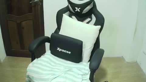 Snapshot of wetlynpussy4u chatting on 11.11.25 Lyns online show from 11.11.25