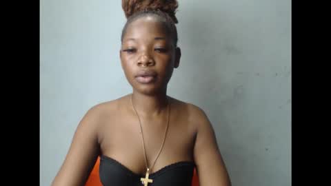 Snapshot of wetxxbabe chatting on 10.21.25 wetxxbabe online show from 10.21.25